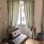Paolina Place Apartmán *